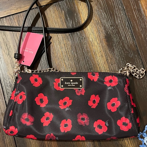 kate spade Handbags - Kate Spade Crossbody